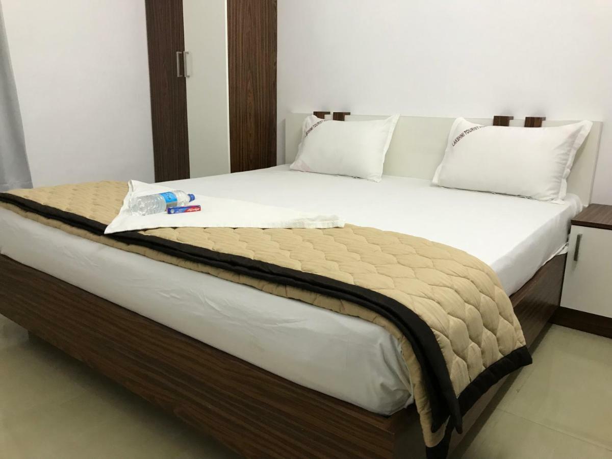 Lakshmi Tourist Home Guruvāyūr Buitenkant foto